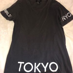 Forever 21 oversized location t shirt